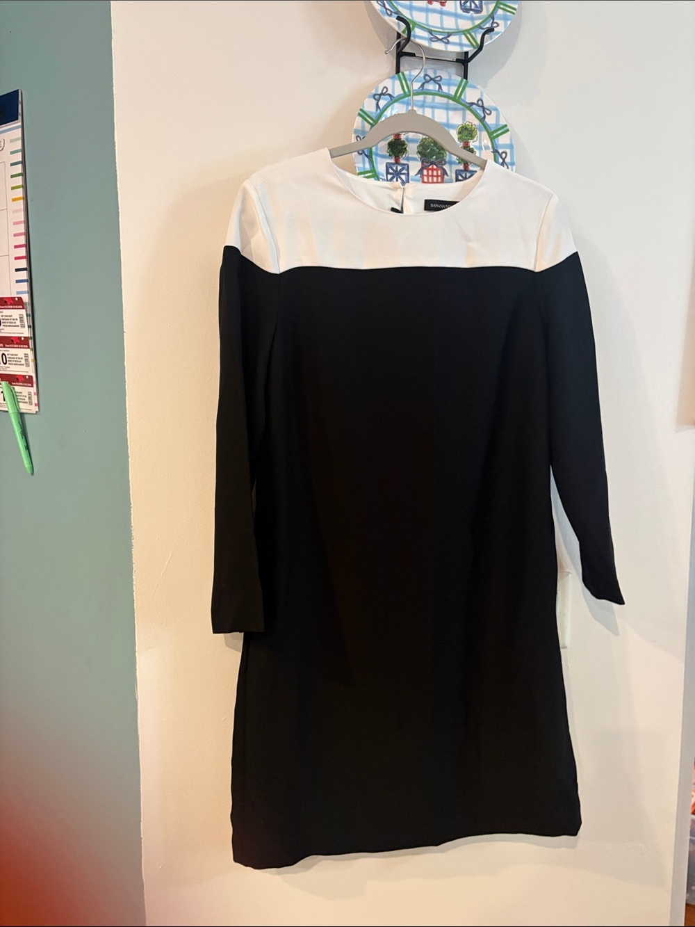 BANANA REPUBLIC BLACK AND WHITE DRESS